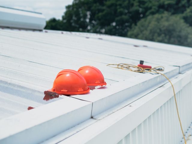 Faut-il inspecter vos gouttières en automne ? Absolument, voici pourquoi